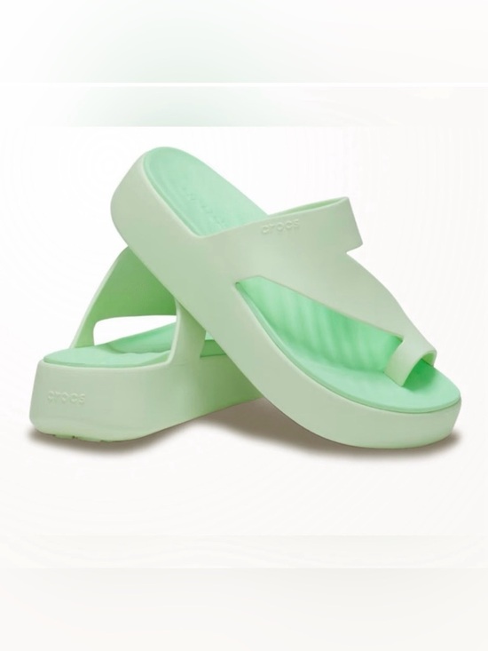CROCS Shoes - CROCS Women’s Getaway Mint Green Platform Toe Loop Slide Sandals Flip Flops W9